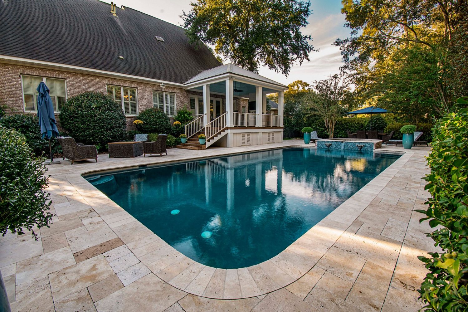 Pool Builders in Apison, TN 4 Gunite pool with tanning ledge by Southern Poolscapes