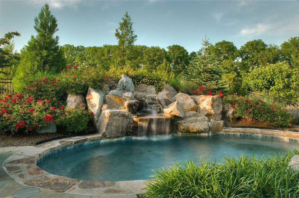 Gunite Pool Builder: Inground Pools for your Backyard