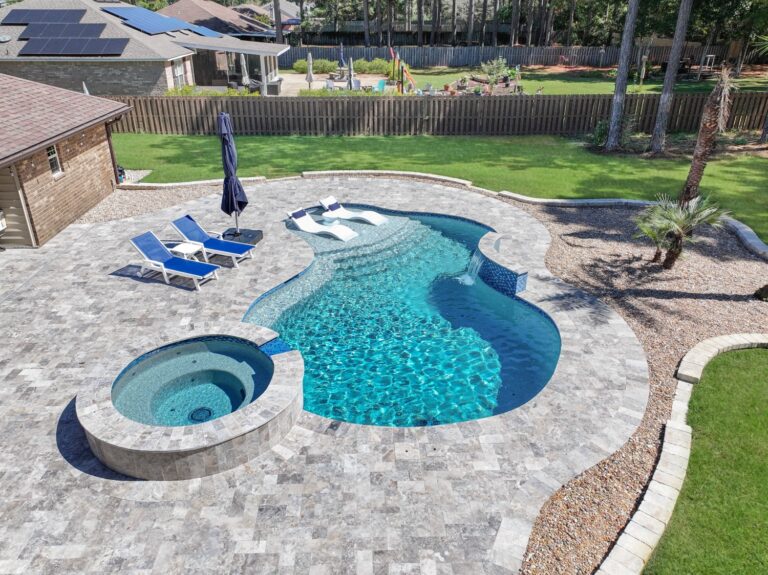 Pool build in Navarre